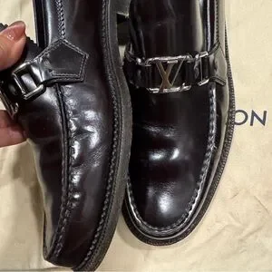 Louis Vuitton | Shoes | Louis Vuitton Mens Glossy Black  display picture 3